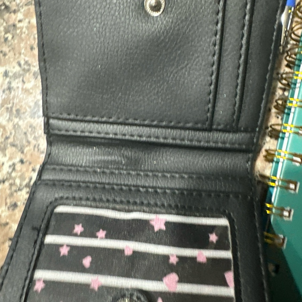Betsey Johnson Black and Pink Heart wallet - Picture 4 of 5